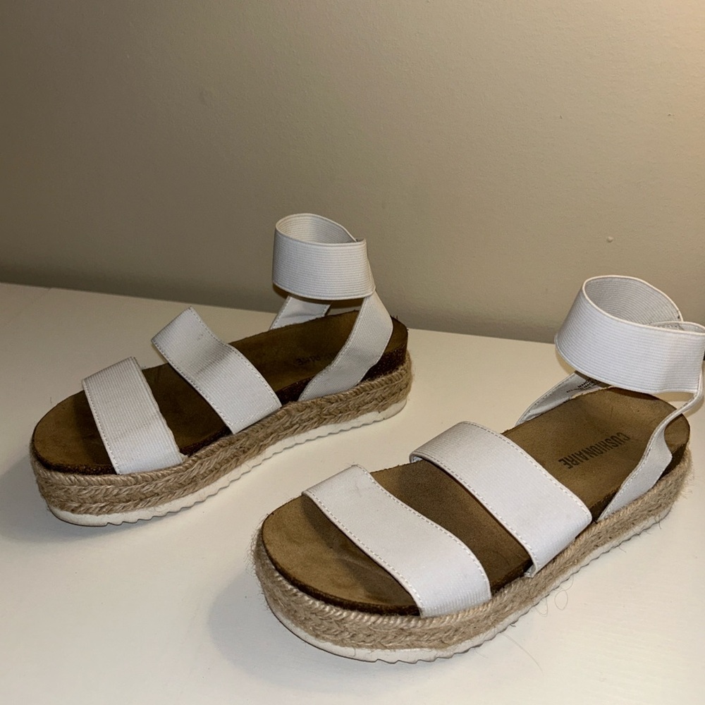 Cushionaire platform boho sandals